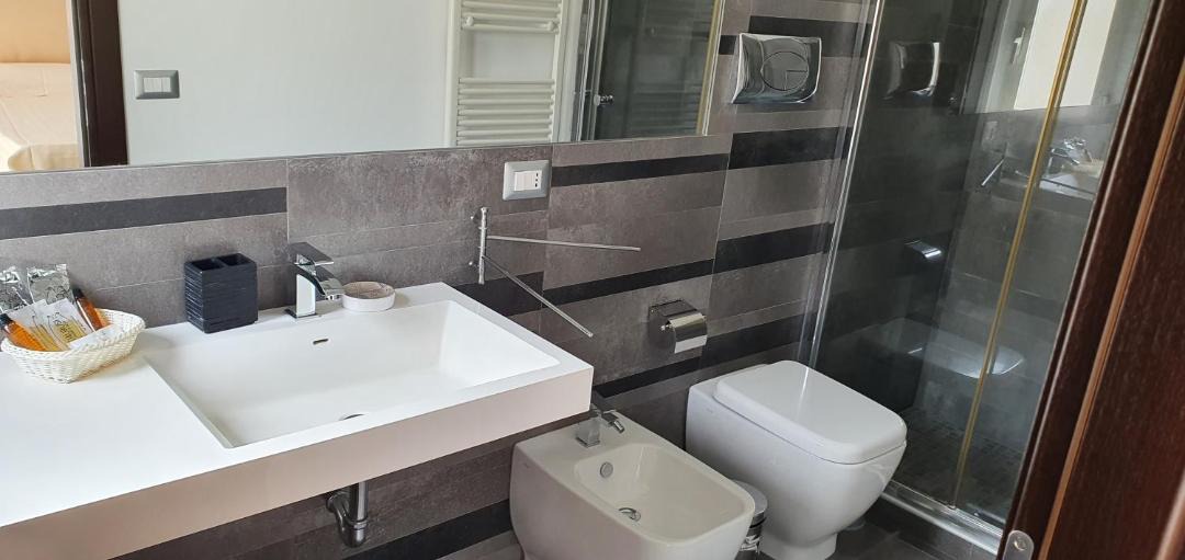 Photo of Bathroom in Gela