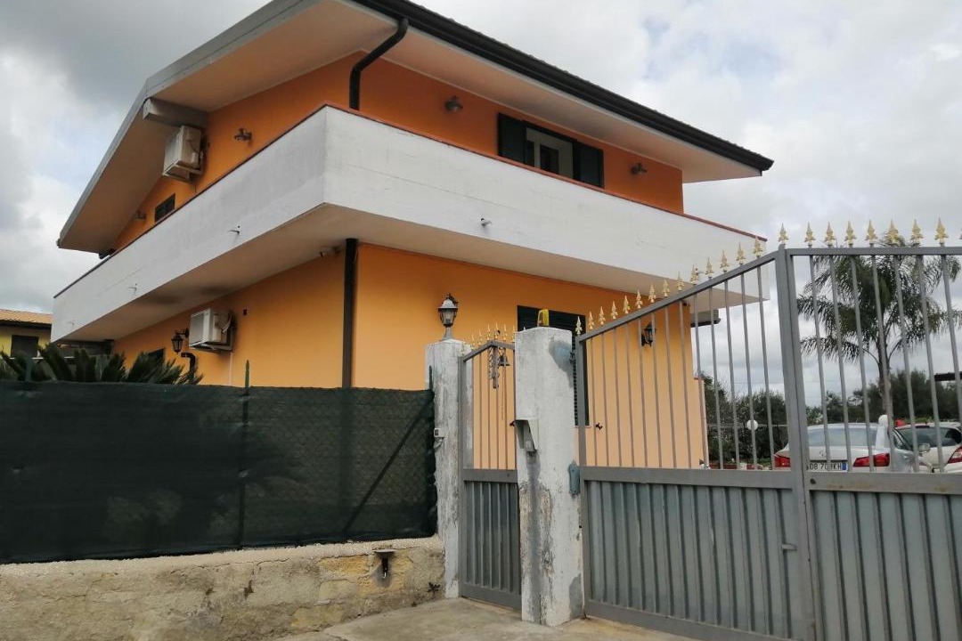 Photo of Buildings in Solarino
