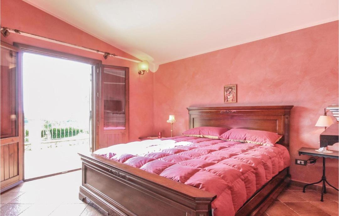 Photo of Bedroom in Torre Colonna-sperone