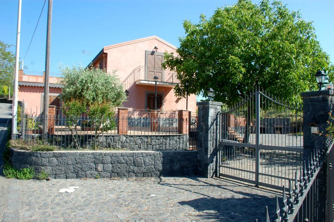 Photo of Buildings in Santa Venerina