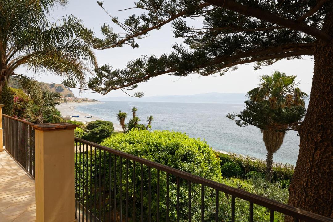 Photo of Patio Balcony in Mili San Pietro