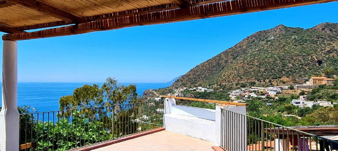 Photo of Patio Balcony in Filicudi Porto