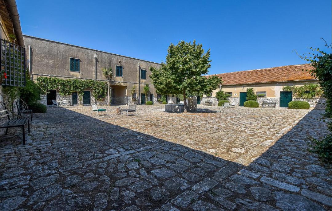 Photo of Buildings in Roccapalumba