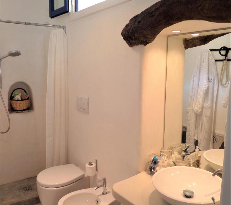 Photo of Bathroom in Pollara
