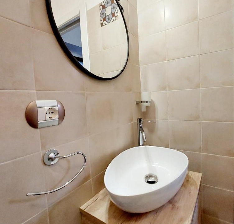 Photo of Bathroom in Palazzolo Acreide Historic Centre