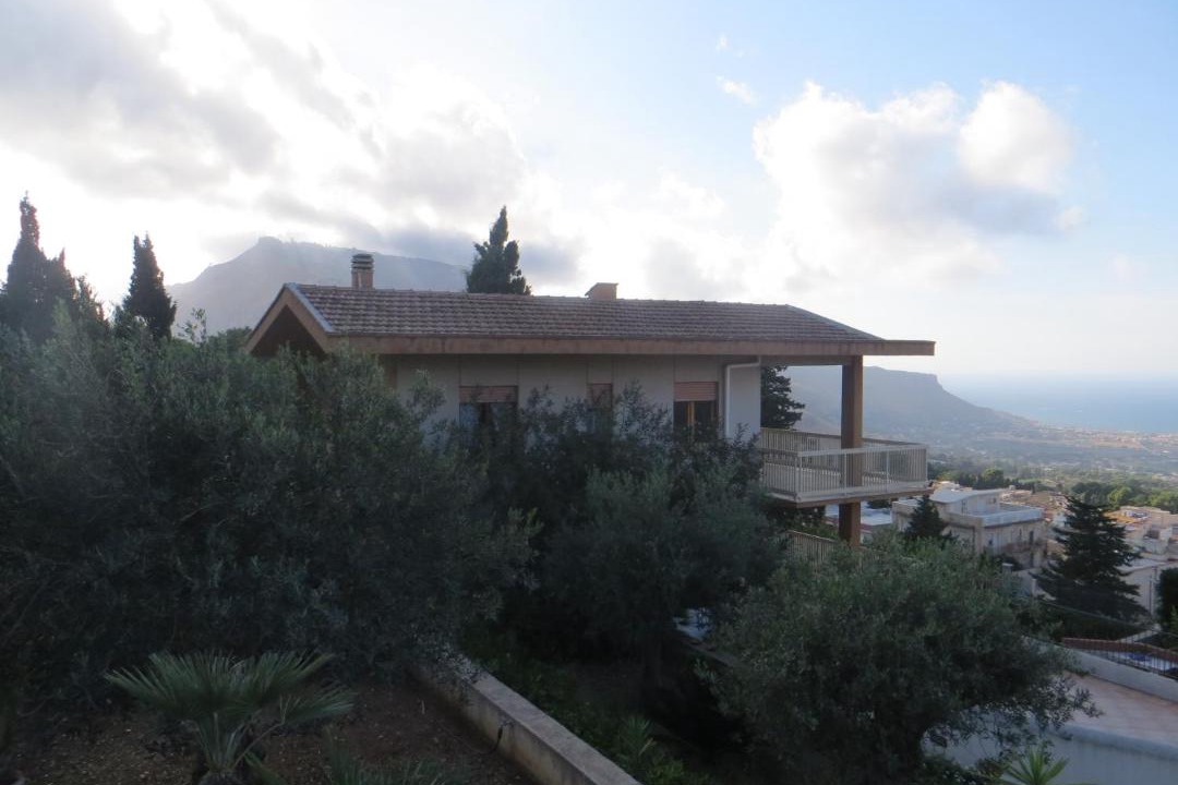 Photo of Buildings in Valderice
