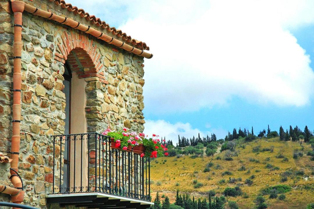 Photo of Buildings in Lascari
