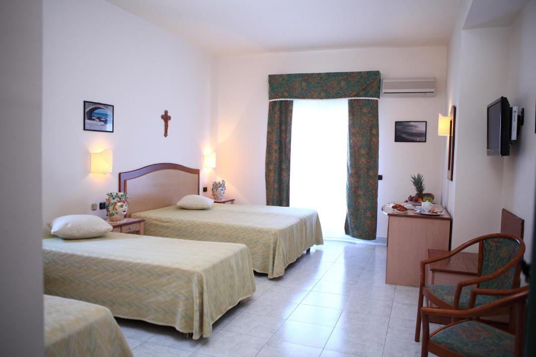 Photo of Bedroom in Canneto di Caronia