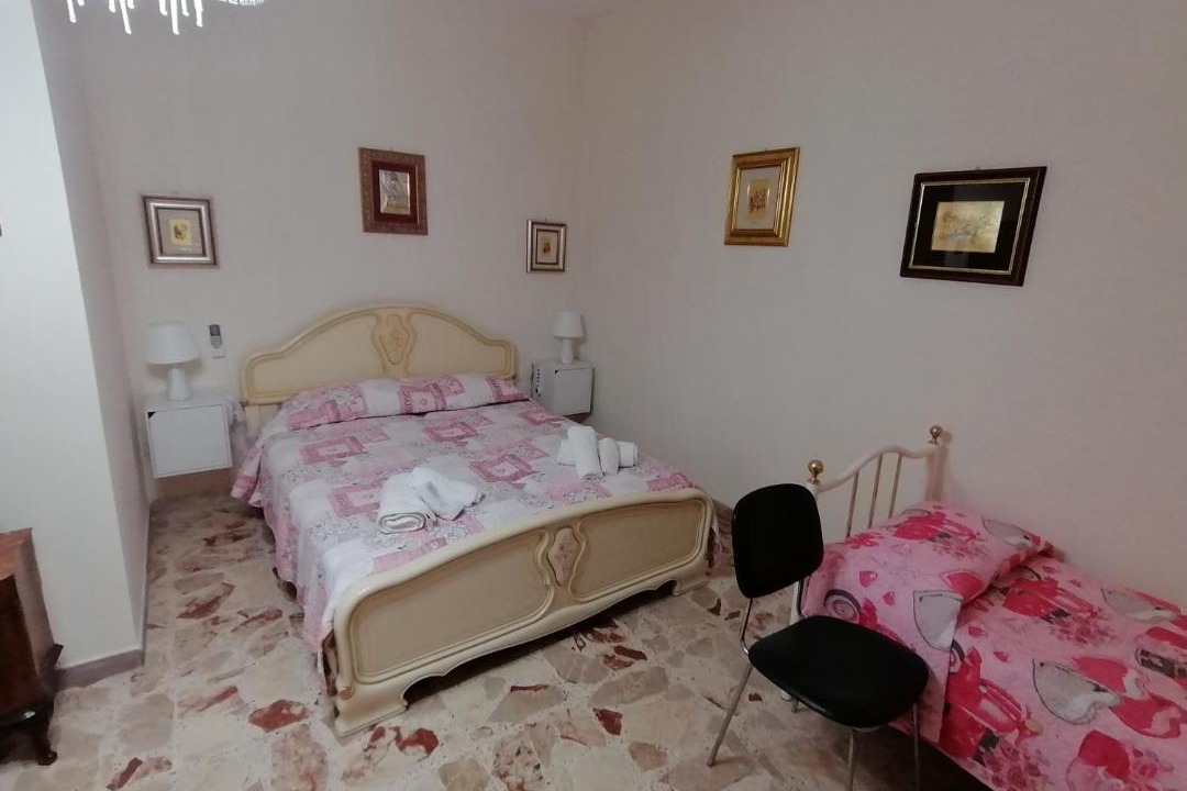 Photo of Bedroom in Naro