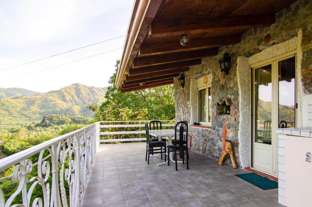 Photo of Patio Balcony in Motta Camastra
