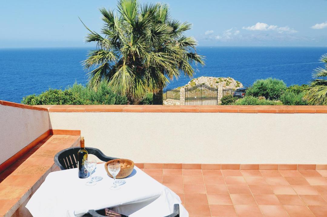 Photo of Patio Balcony in Scopello