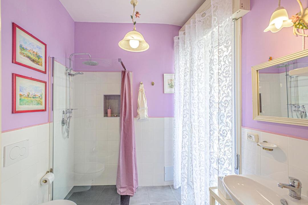 Photo of Bathroom in Palazzolo Acreide Historic Centre