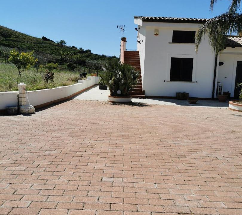 Photo of Buildings in Montallegro