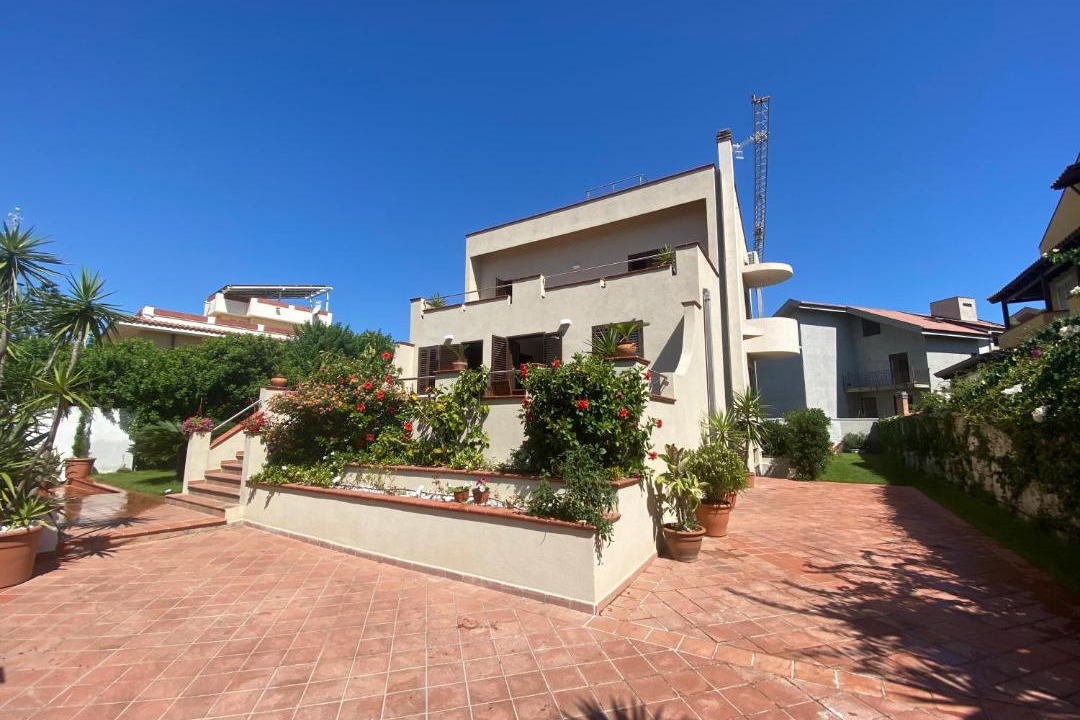 Photo of Buildings in Torre di Faro