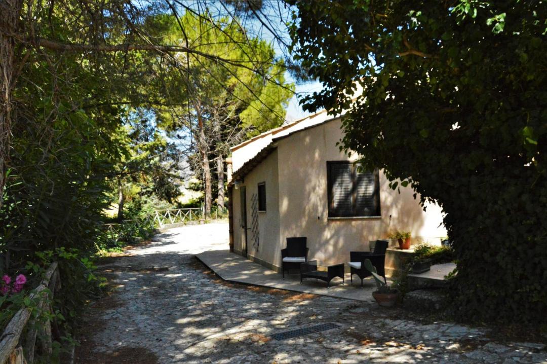 Photo of Buildings in San Giuseppe Jato