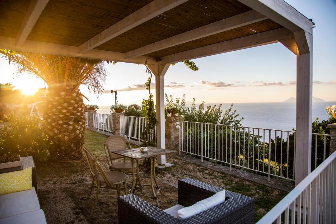 Photo of Patio Balcony in Piraino