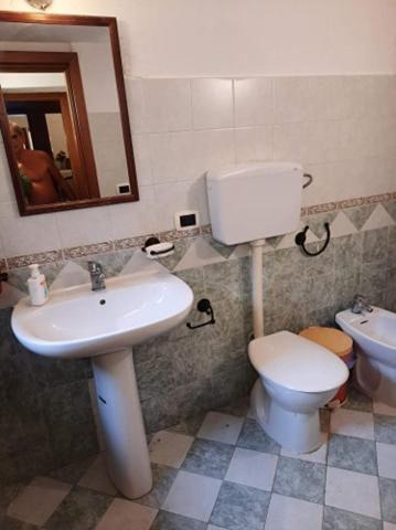Photo of Bathroom in Lascari