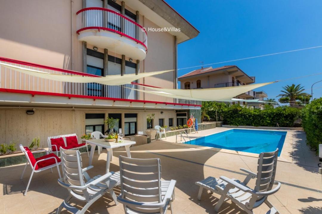 Photo of Outdoor in Avola