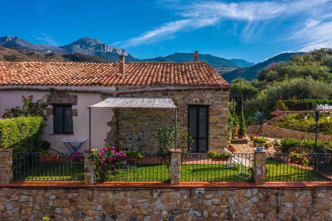 Photo of Buildings in Lascari