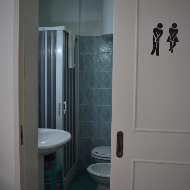 Photo of Bathroom in Gela