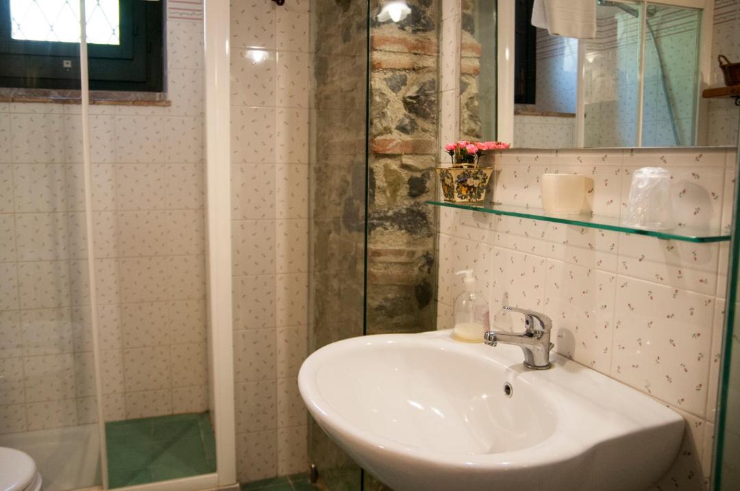 Photo of Bathroom in Calatabiano