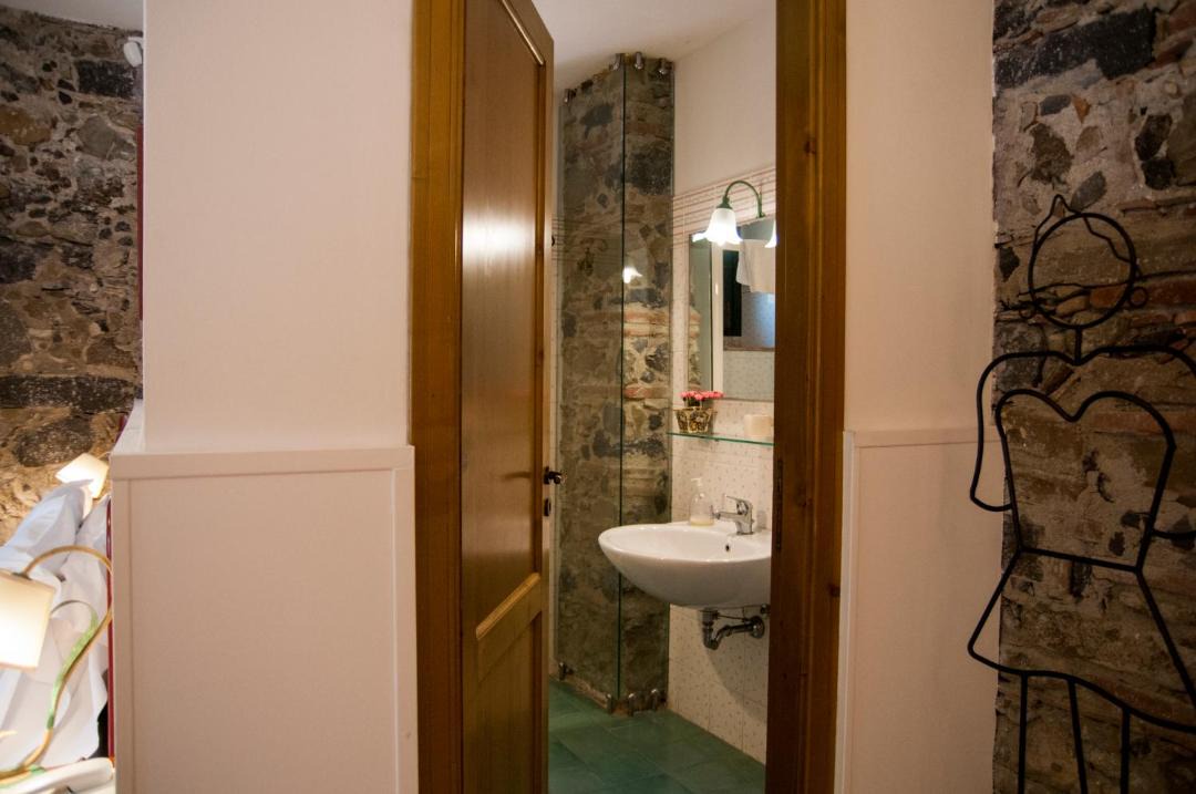 Photo of Bathroom in Calatabiano