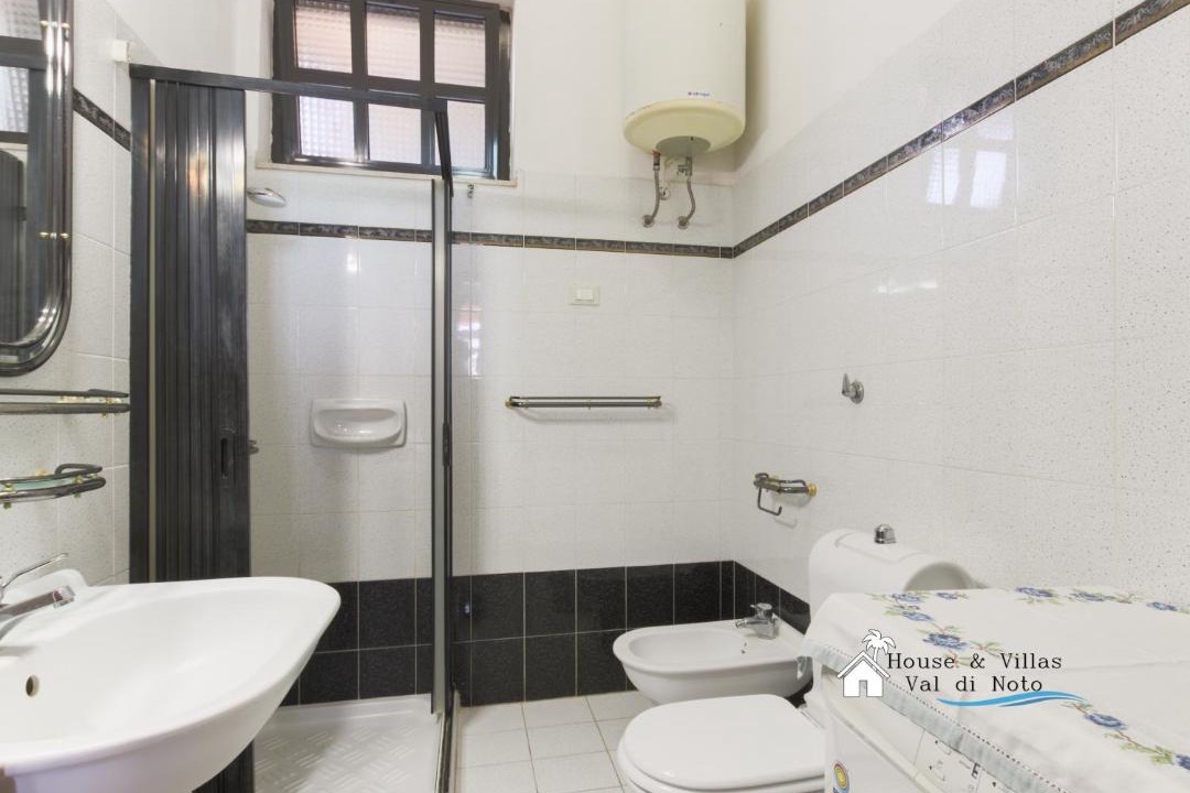 Photo of Bathroom in Noto Marina