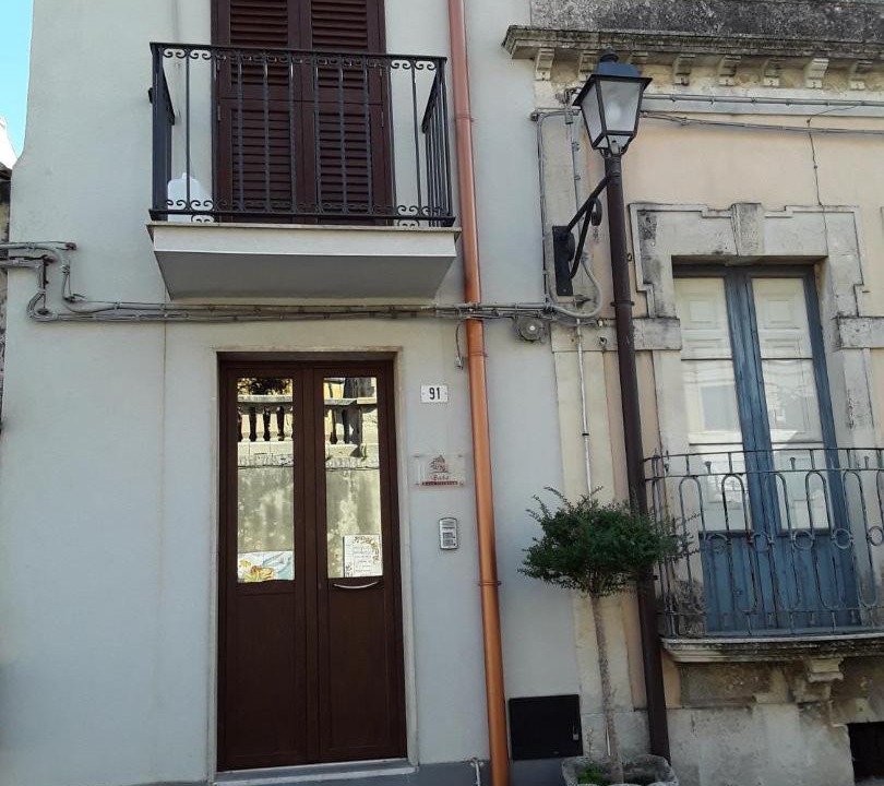 Photo of Buildings in Buscemi