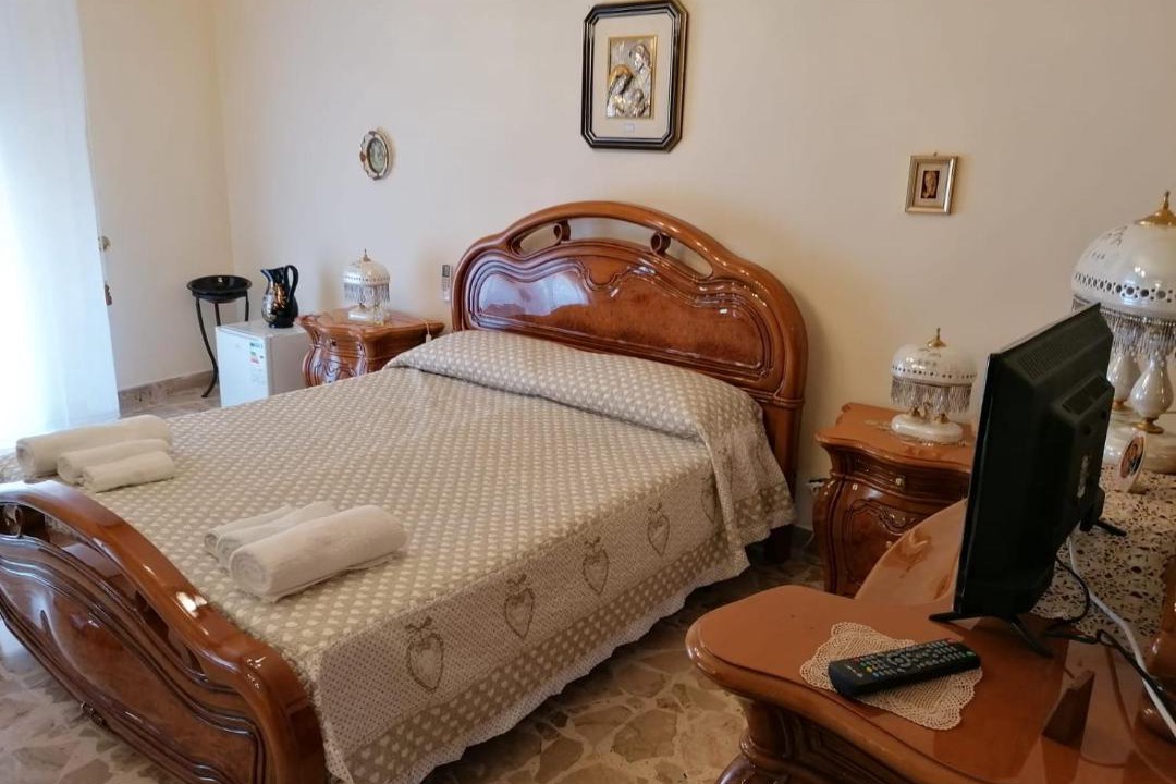 Photo of Bedroom in Naro