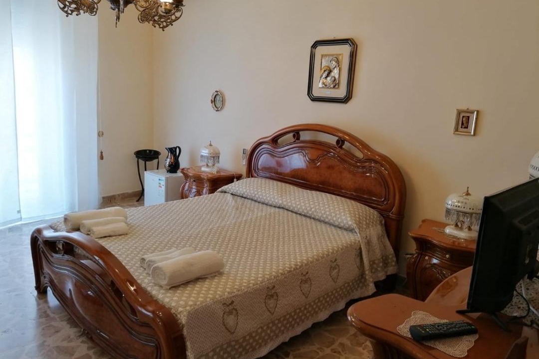 Photo of Bedroom in Naro