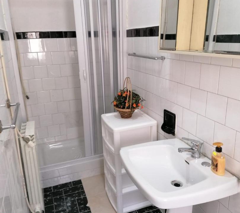 Photo of Bathroom in Naro