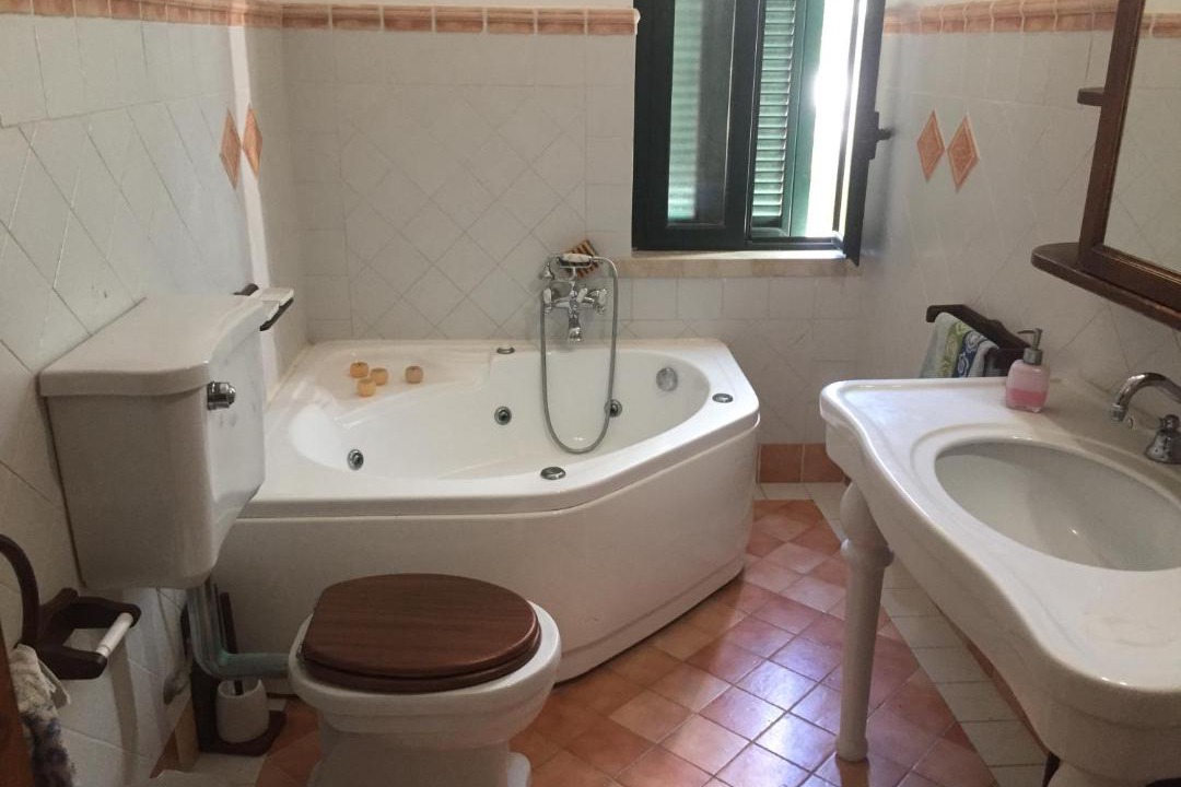Photo of Bathroom in Carrozziere