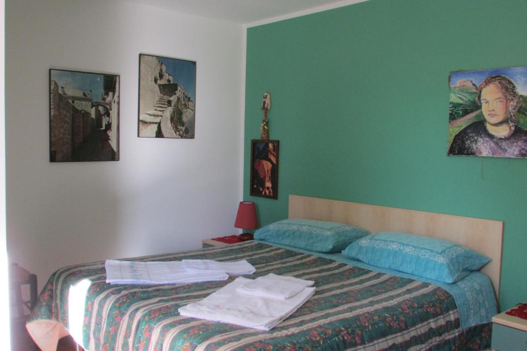 Photo of Bedroom in Gangi