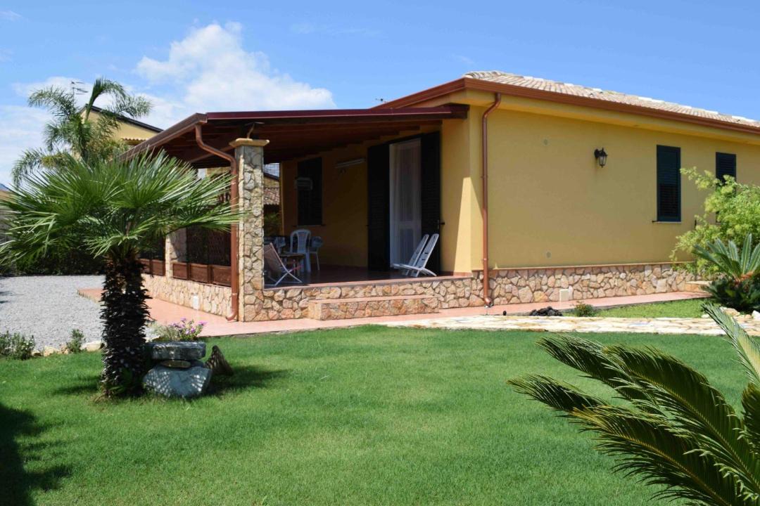 Photo of Buildings in Campofelice di Roccella