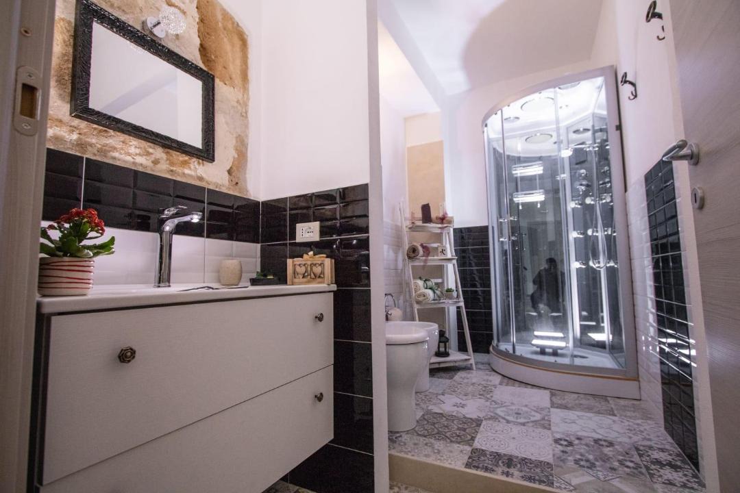 Photo of Bathroom in Avola