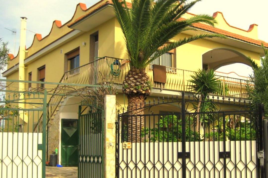 Photo of Buildings in Gallina