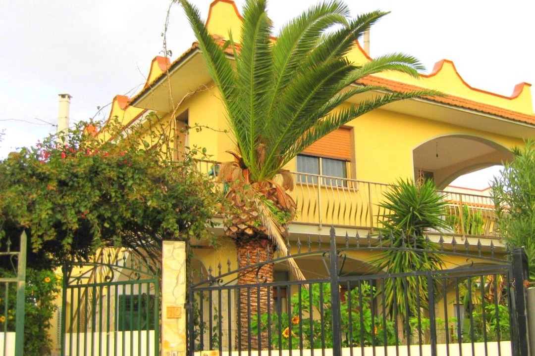 Photo of Buildings in Gallina