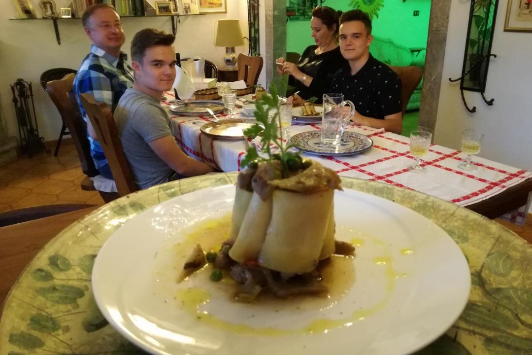 Photo of Human In Picture in Spisone