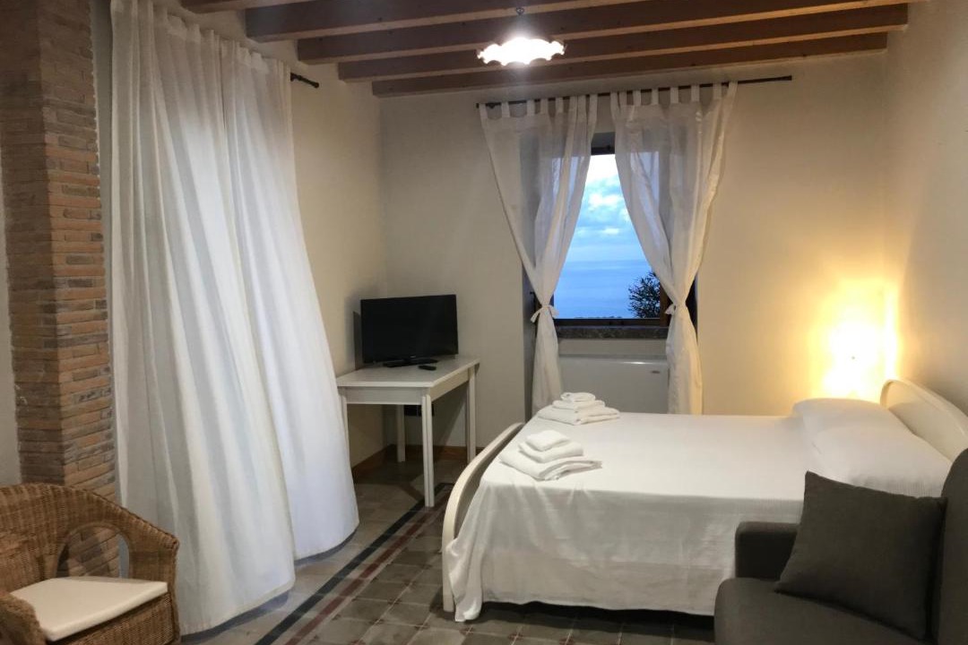 Photo of Bedroom in Capri Leone