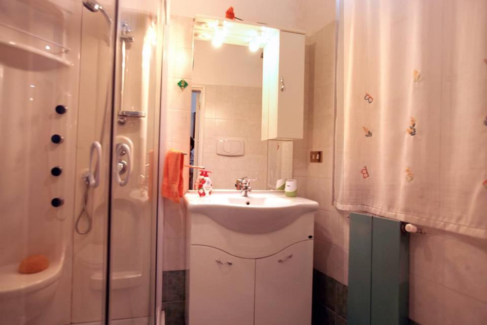 Photo of Bathroom in Gangi