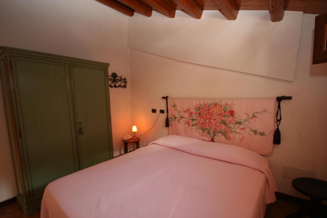 Photo of Bedroom in Isnello