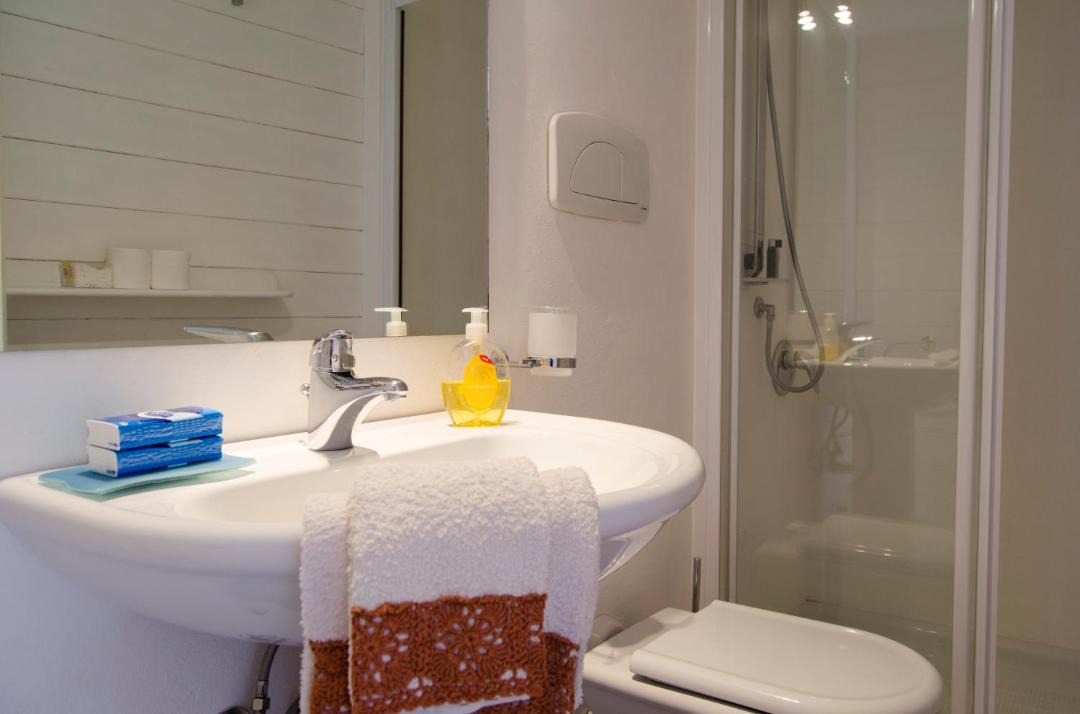 Photo of Bathroom in Palazzolo Acreide Historic Centre