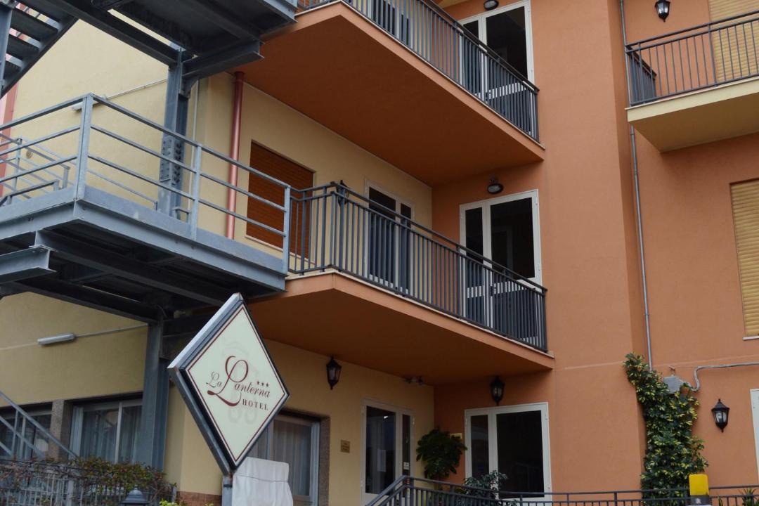 Photo of Buildings in Rometta Marea