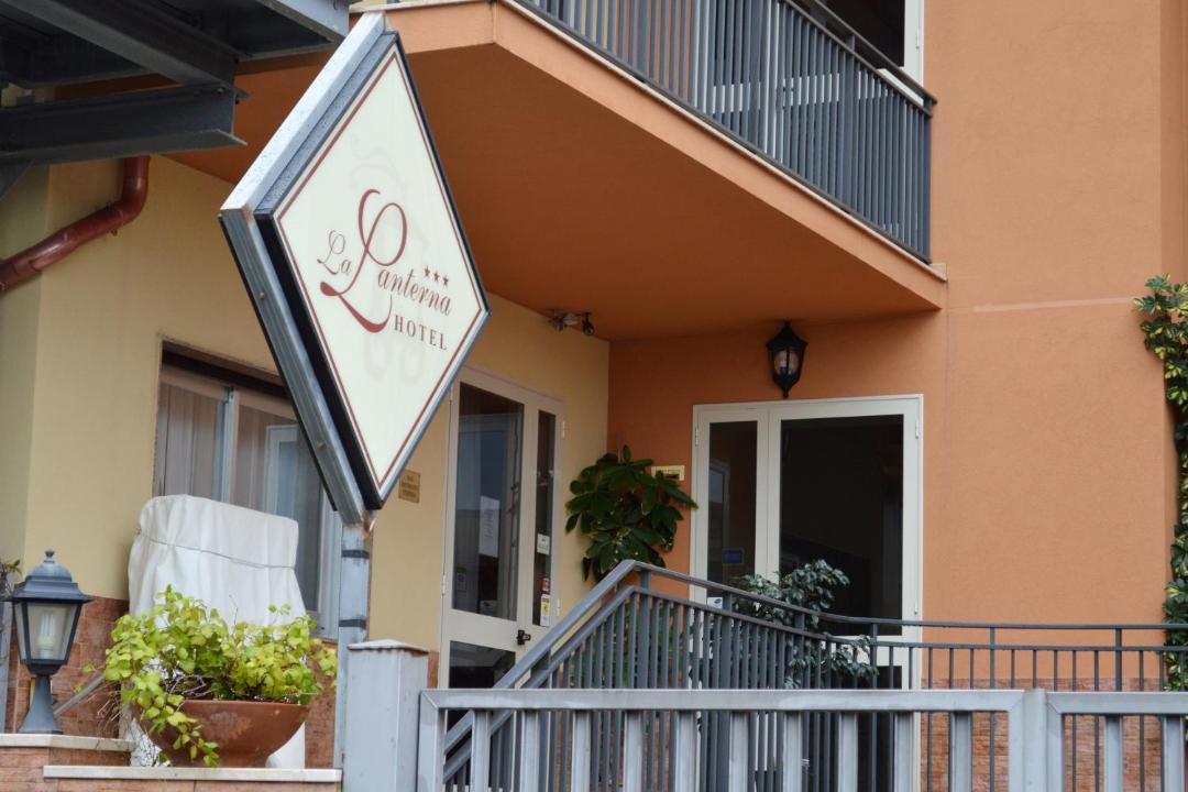 Photo of Buildings in Rometta Marea