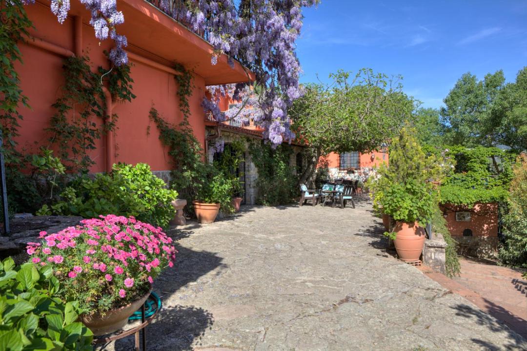 Photo of Buildings in Santa Cristina Gela