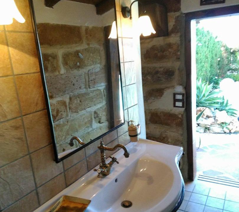Photo of Bathroom in Carini