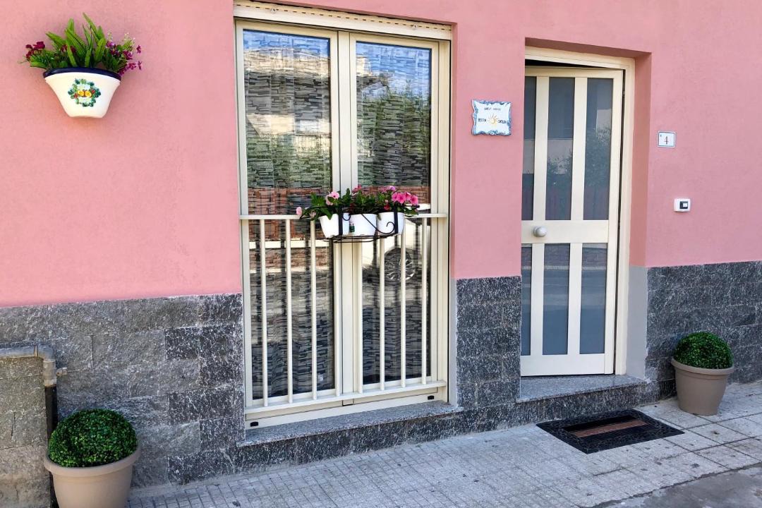 Photo of Buildings in Rometta Marea