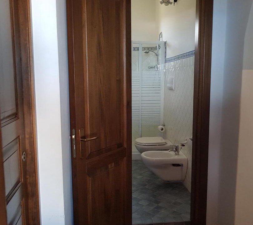 Photo of Bathroom in Lingua