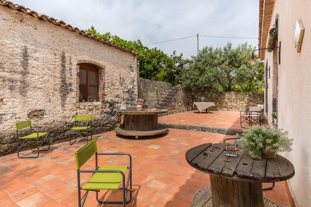 Photo of Patio Balcony in Mitogio
