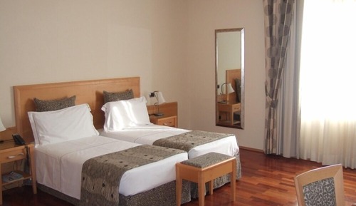 Family Quadruple Room (2 adults + 2 children)